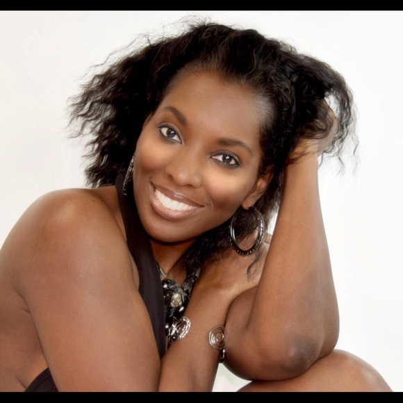 Meet your Posher, Jeannette - Picture 1 of 1